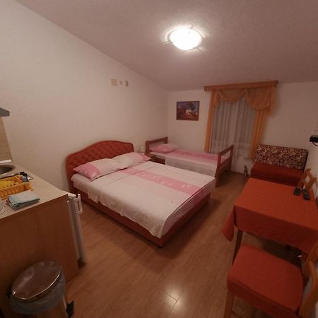 Apartments Cipetic Kaštela Zewnętrze zdjęcie